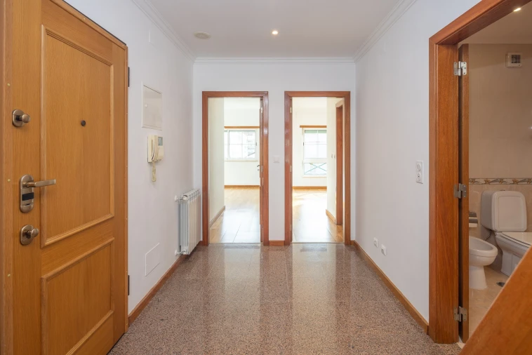 Apartamento T2 para Arrendamento em Agualva e Mira-Sintra Foto 2