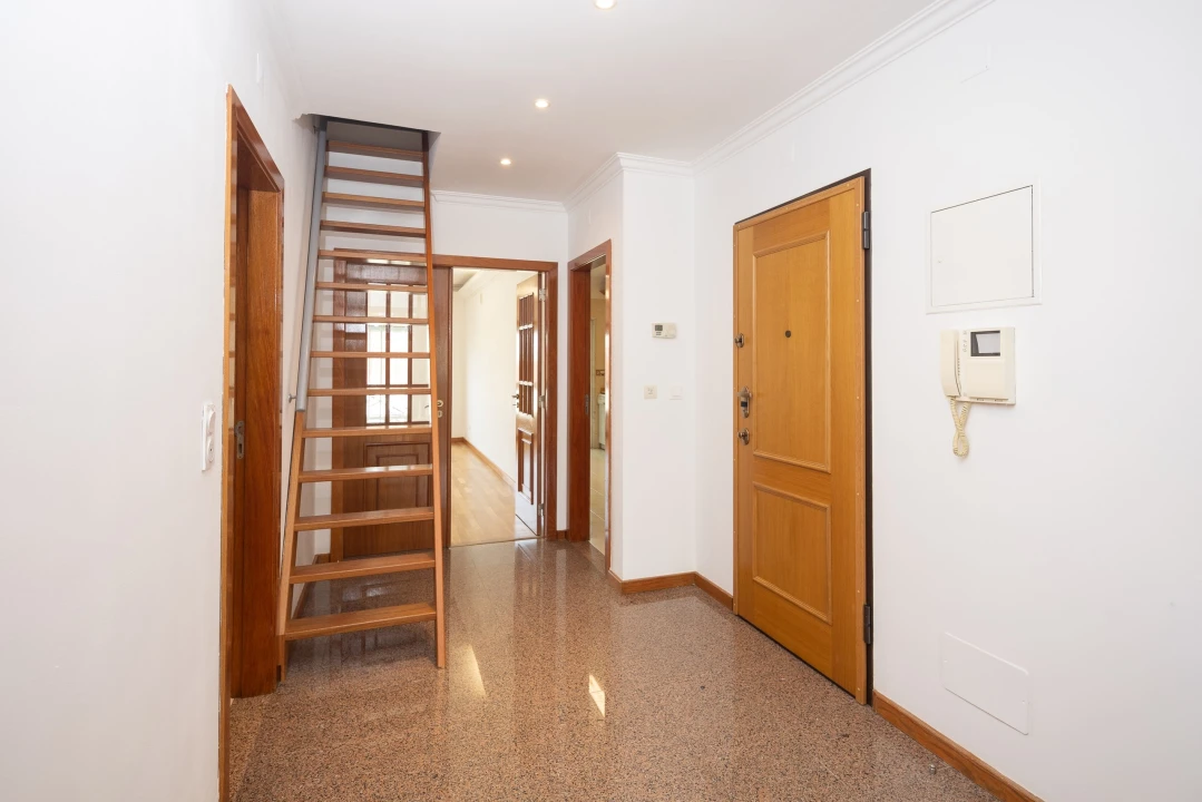 Apartamento T2 para Arrendamento em Agualva e Mira-Sintra Foto 3