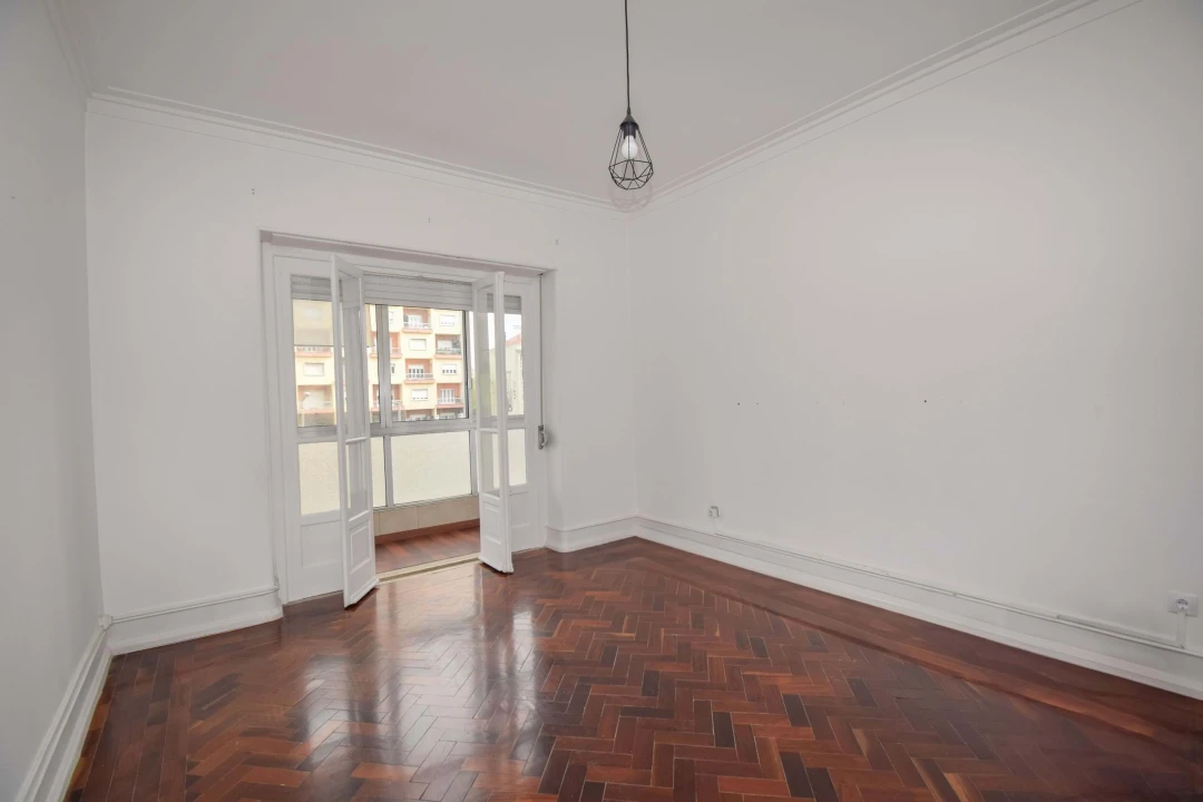 Apartamento T3 para Arrendamento em Alvalade Foto 11