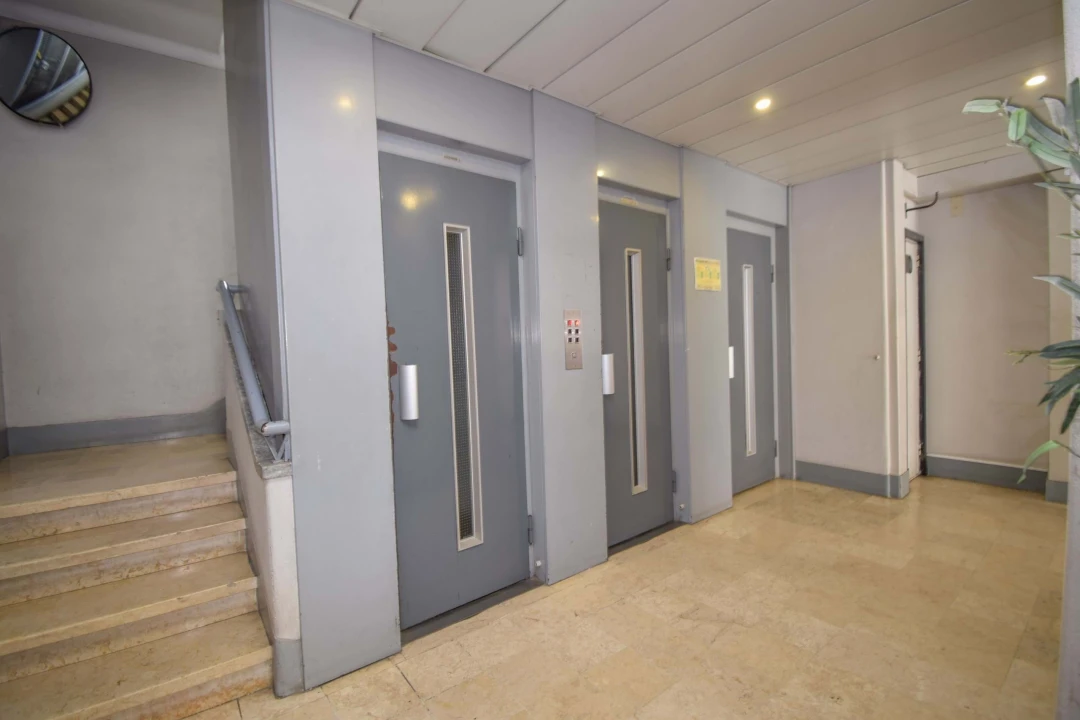 Apartamento T3 para Arrendamento em Alvalade Foto 21