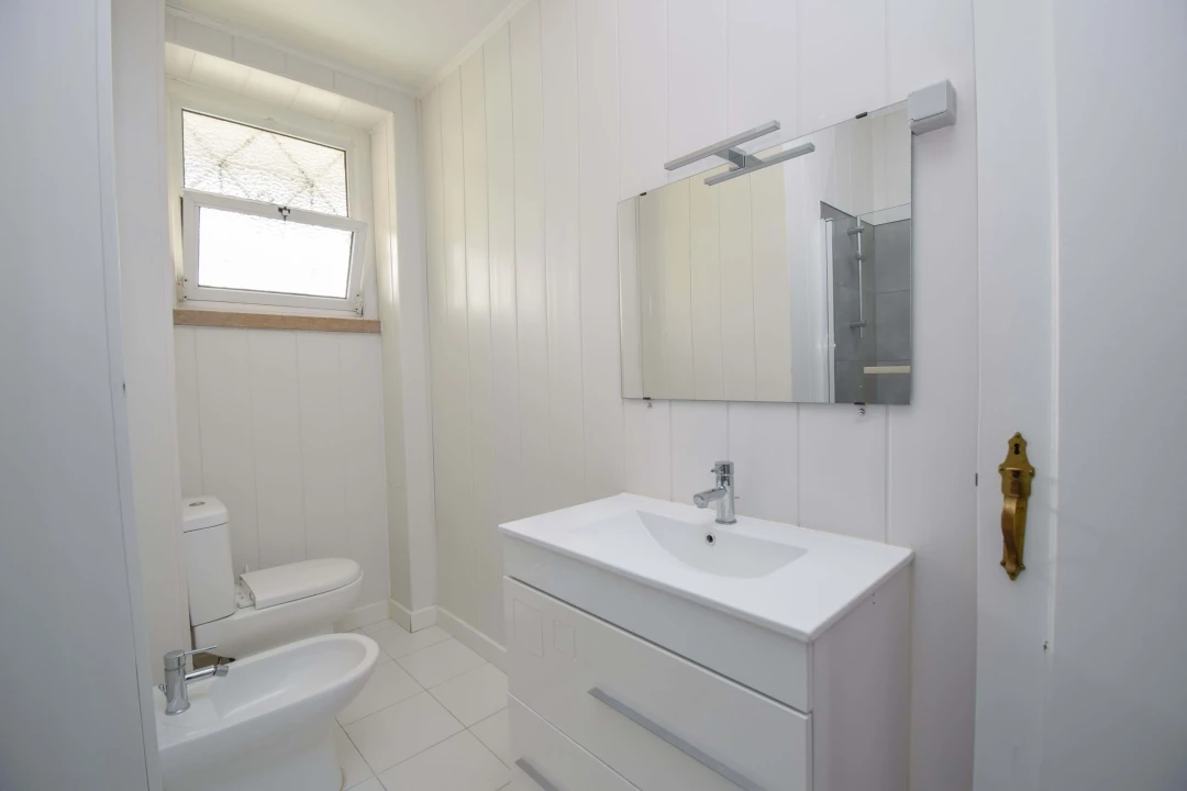 Apartamento T3 para Arrendamento em Alvalade Foto 17