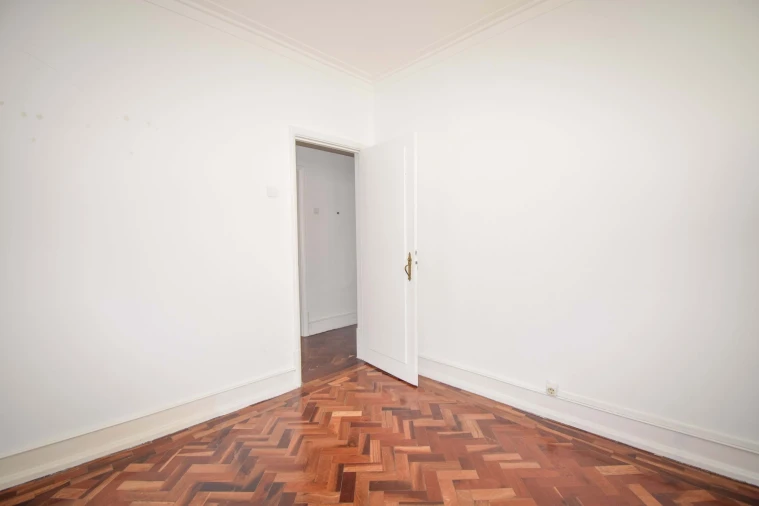 Apartamento T3 para Arrendamento em Alvalade Foto 13