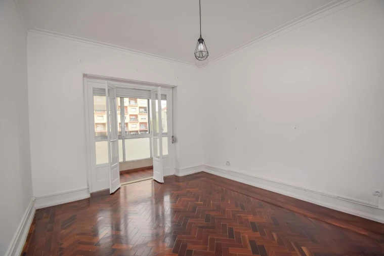 Apartamento T3 para Arrendamento em Alvalade Foto 11