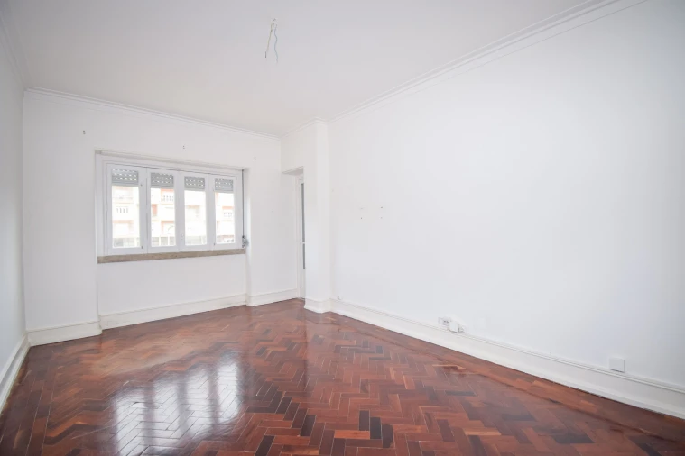 Apartamento T3 para Arrendamento em Alvalade Foto 8