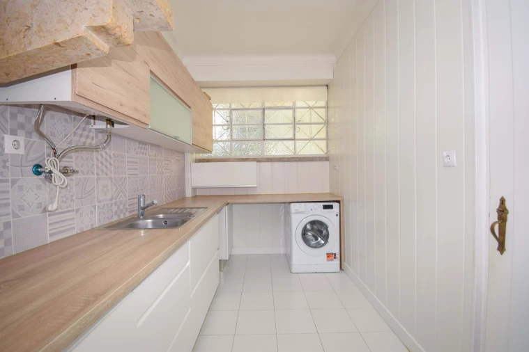 Apartamento T3 para Arrendamento em Alvalade Foto 5