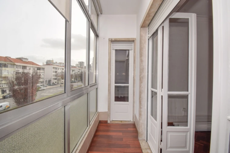 Apartamento T3 para Arrendamento em Alvalade Foto 12