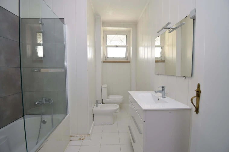 Apartamento T3 para Arrendamento em Alvalade Foto 16