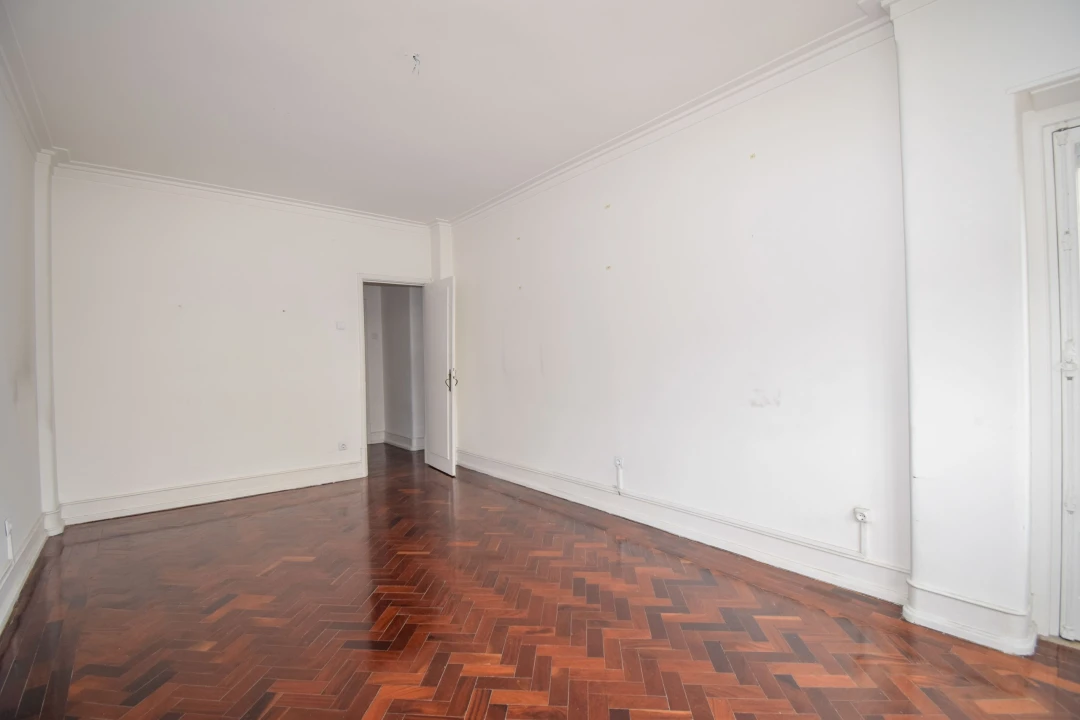 Apartamento T3 para Arrendamento em Alvalade Foto 3