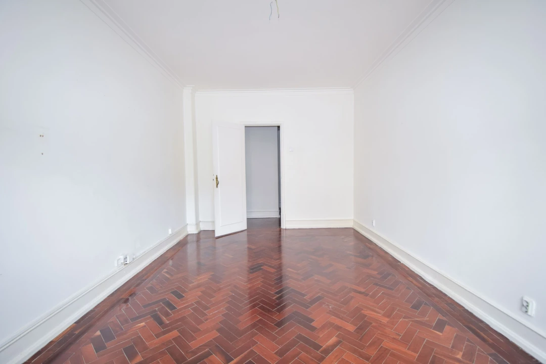 Apartamento T3 para Arrendamento em Alvalade Foto 24