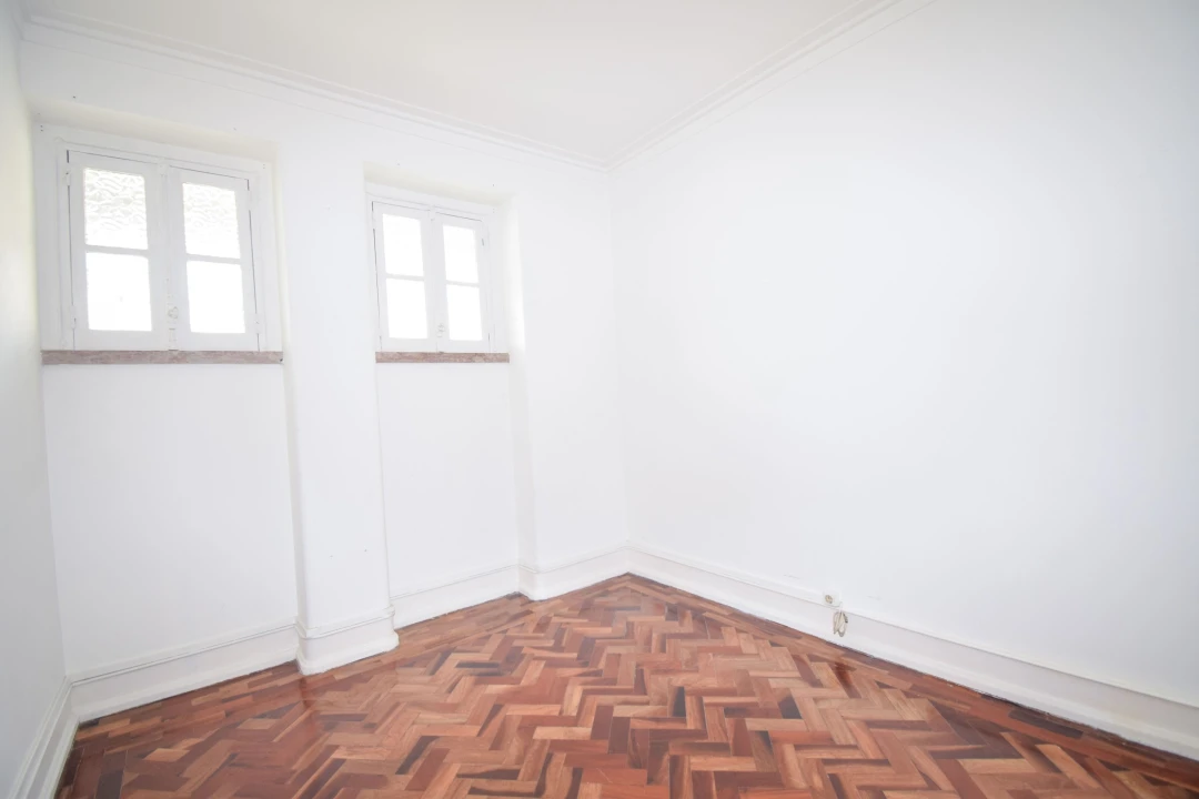 Apartamento T3 para Arrendamento em Alvalade Foto 14