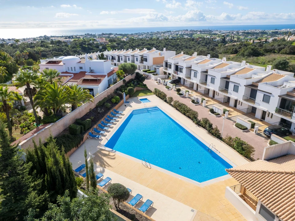 Moradia T3 para Venda em Albufeira e Olhos de Água Foto 1