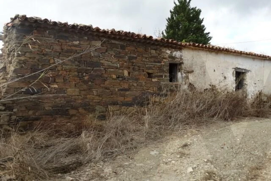 Terreno para Venda em Santana da Serra Foto 1
