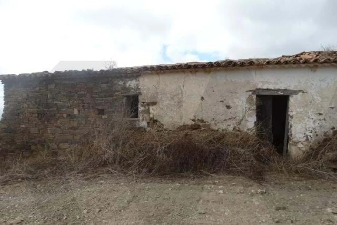 Terreno para Venda em Santana da Serra Foto 2
