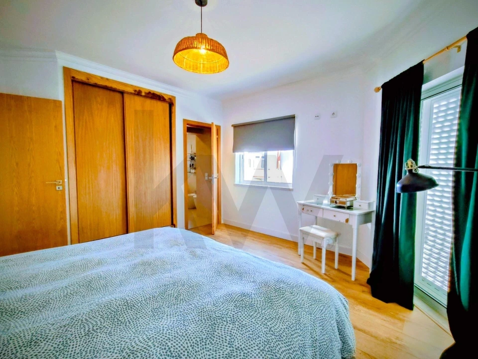 Moradia T4 para Venda em Quelfes Foto 17