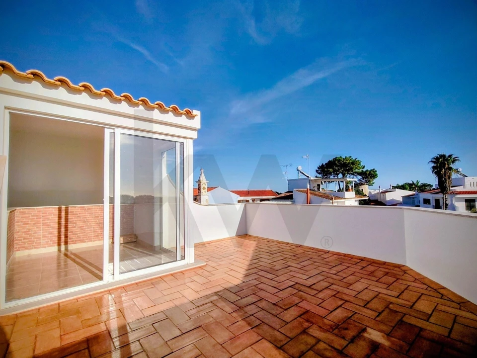 Moradia T4 para Venda em Quelfes Foto 29