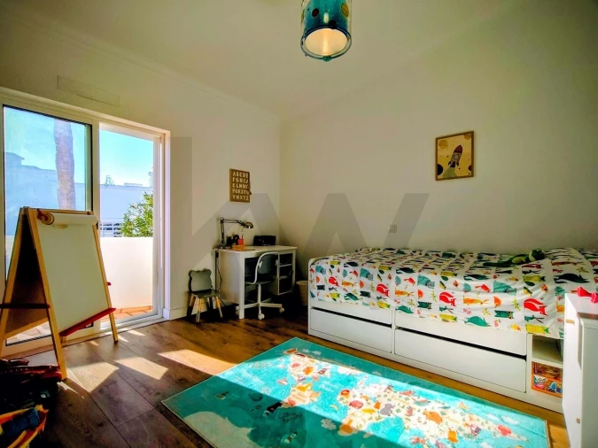 Moradia T4 para Venda em Quelfes Foto 21