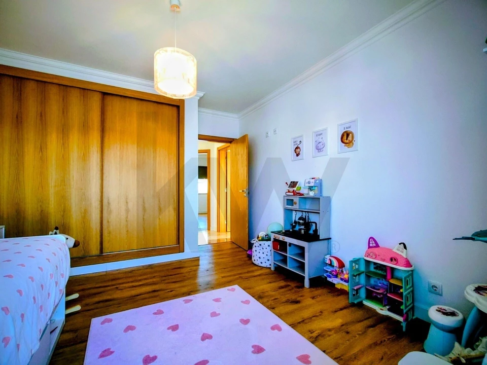 Moradia T4 para Venda em Quelfes Foto 27