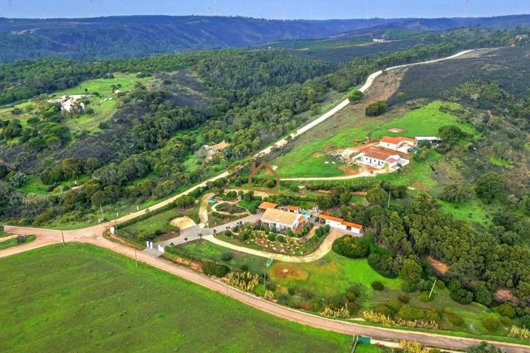 Moradia T2 para Venda em Lagos (São Sebastião e Santa Maria) Foto 2
