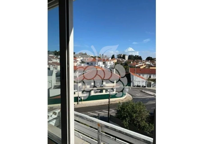 Apartamento T2 para Venda em Carcavelos e Parede Foto 15