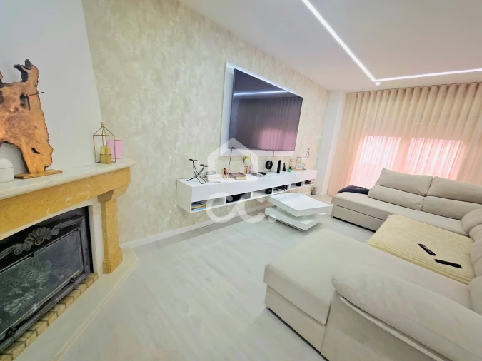 Apartamento T3 para Venda em Rio de Mouro Foto 4