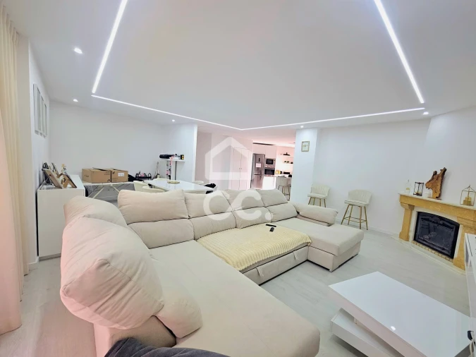 Apartamento T3 para Venda em Rio de Mouro Foto 3