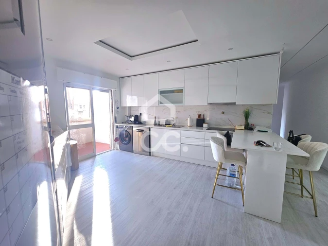 Apartamento T3 para Venda em Rio de Mouro Foto 8