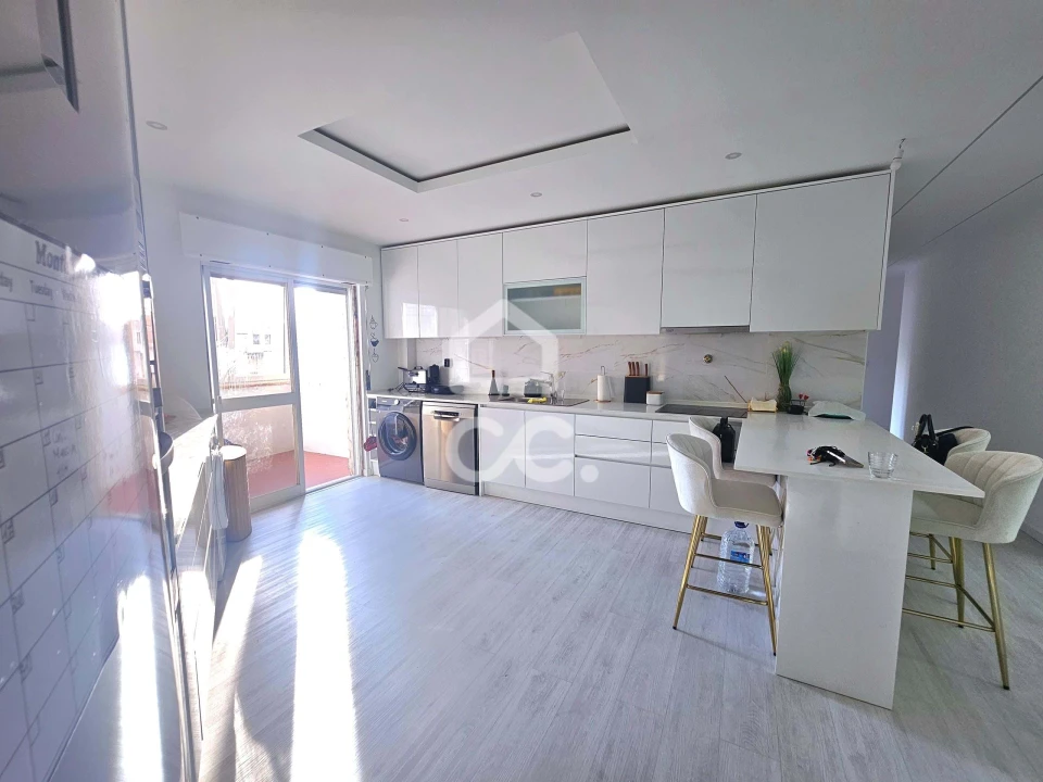 Apartamento T3 para Venda em Rio de Mouro Foto 8