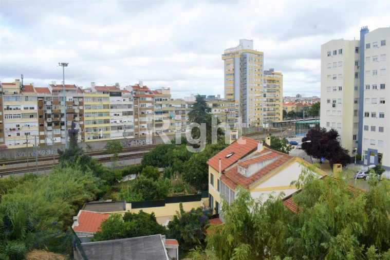 Apartamento T2 para Venda em Benfica Foto 18