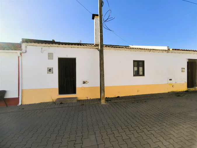 Moradia T2 para Venda em Azinheira dos Barros e São Mamede do Sádão Foto 2