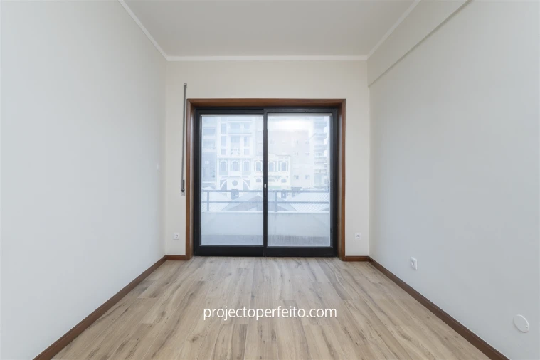 Apartamento T3 para Arrendamento em Espinho Foto 12