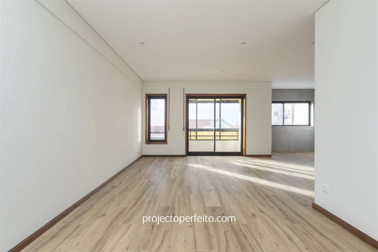 Apartamento T3 para Arrendamento em Espinho Foto 4