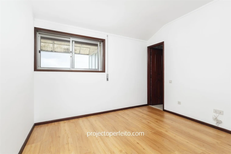 Apartamento T4 para Venda em Anta e Guetim Foto 10