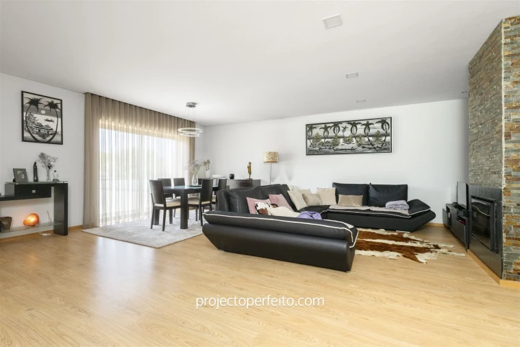 Moradia T3 para Venda em Nogueira da Regedoura Foto 8