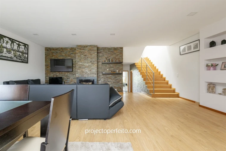 Moradia T3 para Venda em Nogueira da Regedoura Foto 9