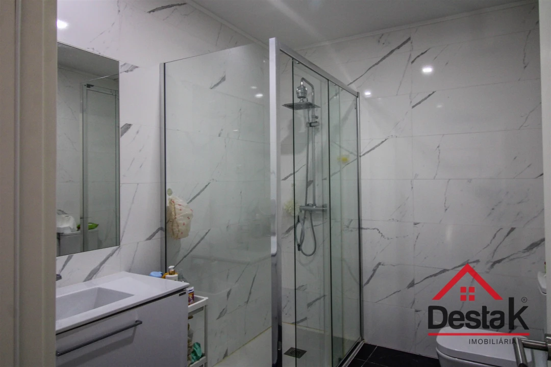 Apartamento T2 para Arrendamento em São Pedro do Sul, Várzea e Baiões Foto 7