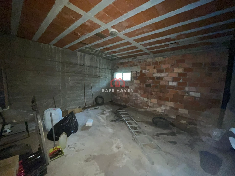 Moradia T5 para Venda em Santiago de Cassurrães e Póvoa de Cervães Foto 23