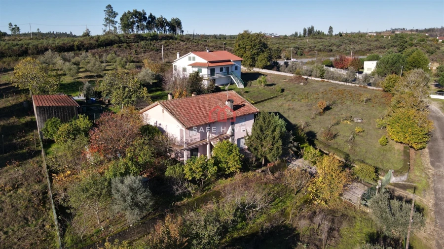 Moradia T5 para Venda em Santiago de Cassurrães e Póvoa de Cervães Foto 5