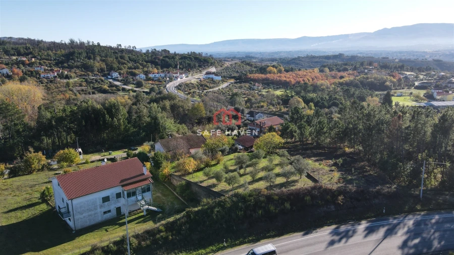 Moradia T5 para Venda em Santiago de Cassurrães e Póvoa de Cervães Foto 4