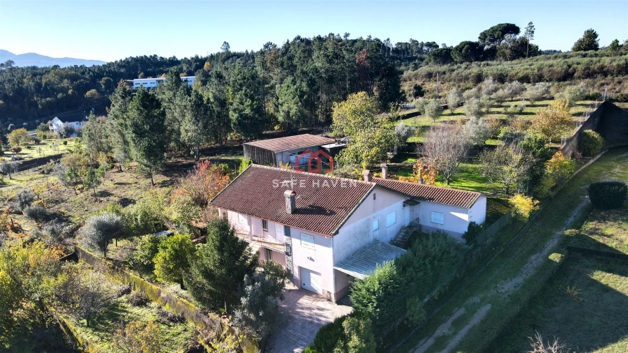 Moradia T5 para Venda em Santiago de Cassurrães e Póvoa de Cervães