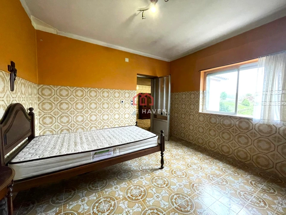 Moradia T5 para Venda em Santiago de Cassurrães e Póvoa de Cervães Foto 18