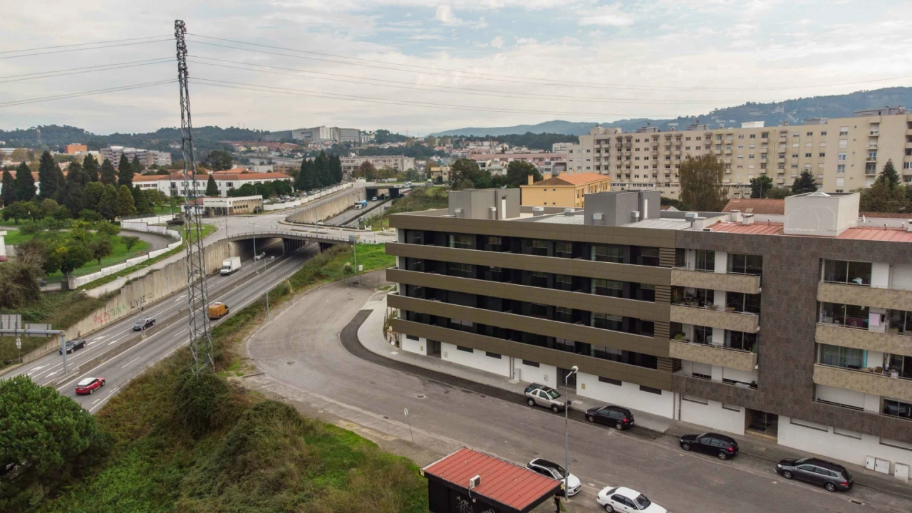 Apartamento T2 para Arrendamento em São Vicente (Braga) Foto 3