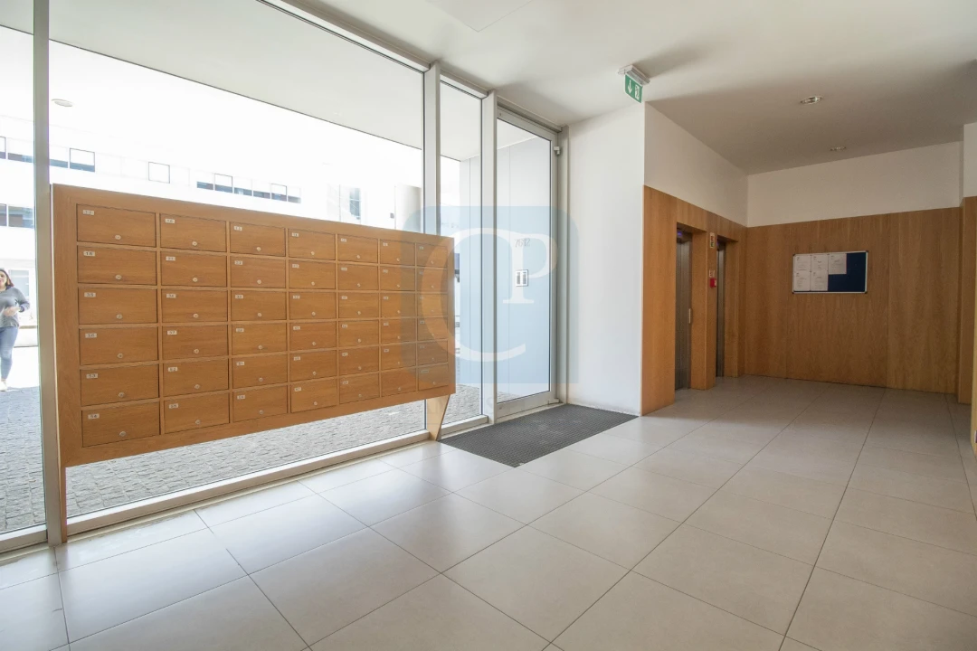 Apartamento T1 para Arrendamento em Paranhos Foto 12