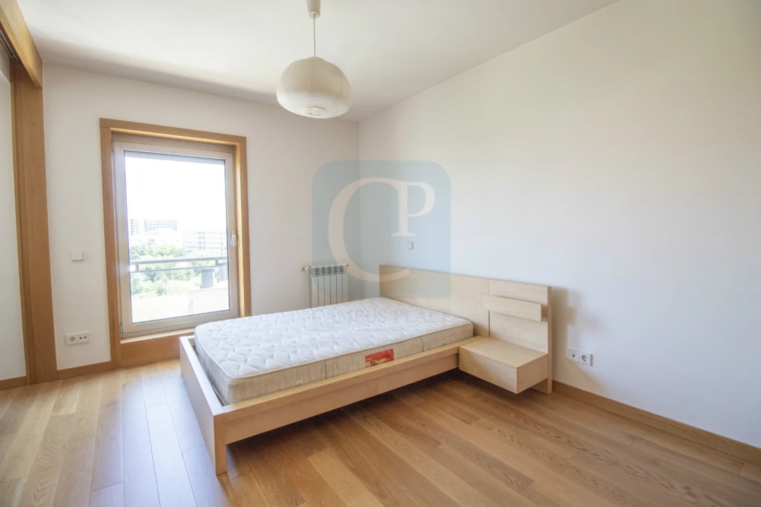 Apartamento T1 para Arrendamento em Paranhos Foto 7