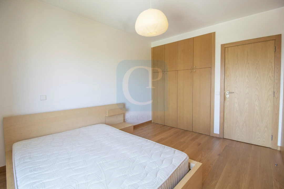 Apartamento T1 para Arrendamento em Paranhos Foto 9