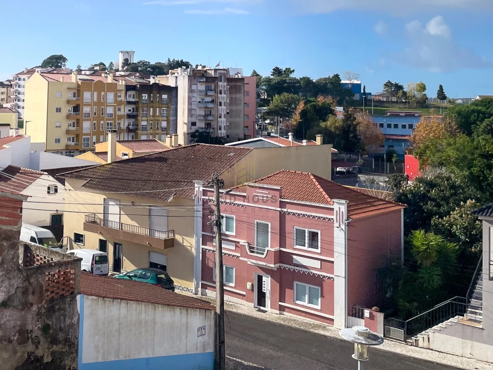 Moradia T7 para Venda em Cadaval e Pêro Moniz Foto 1