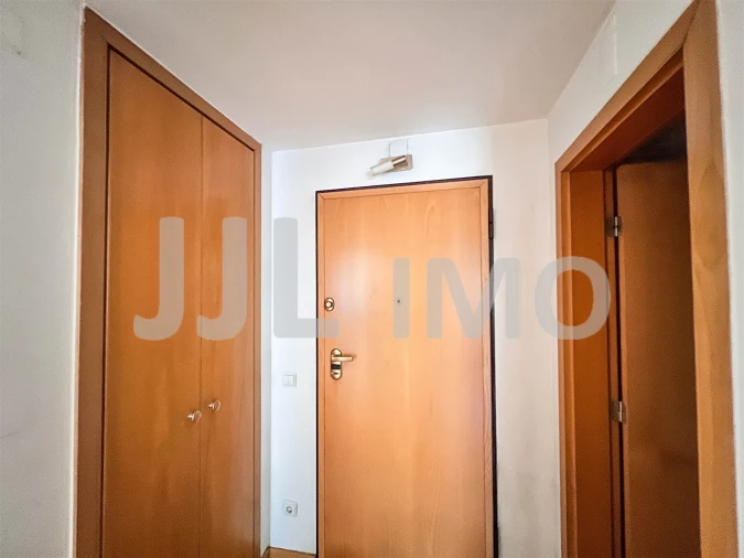Apartamento T1 para Venda em Areeiro Foto 4