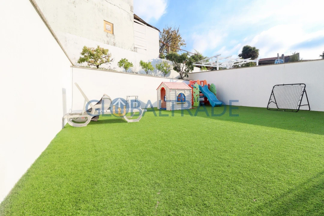 Moradia T4 para Venda em Alfena Foto 5