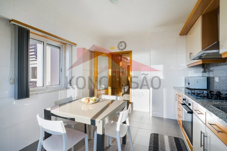 Apartamento T2 para Venda em Alverca do Ribatejo e Sobralinho Foto 3