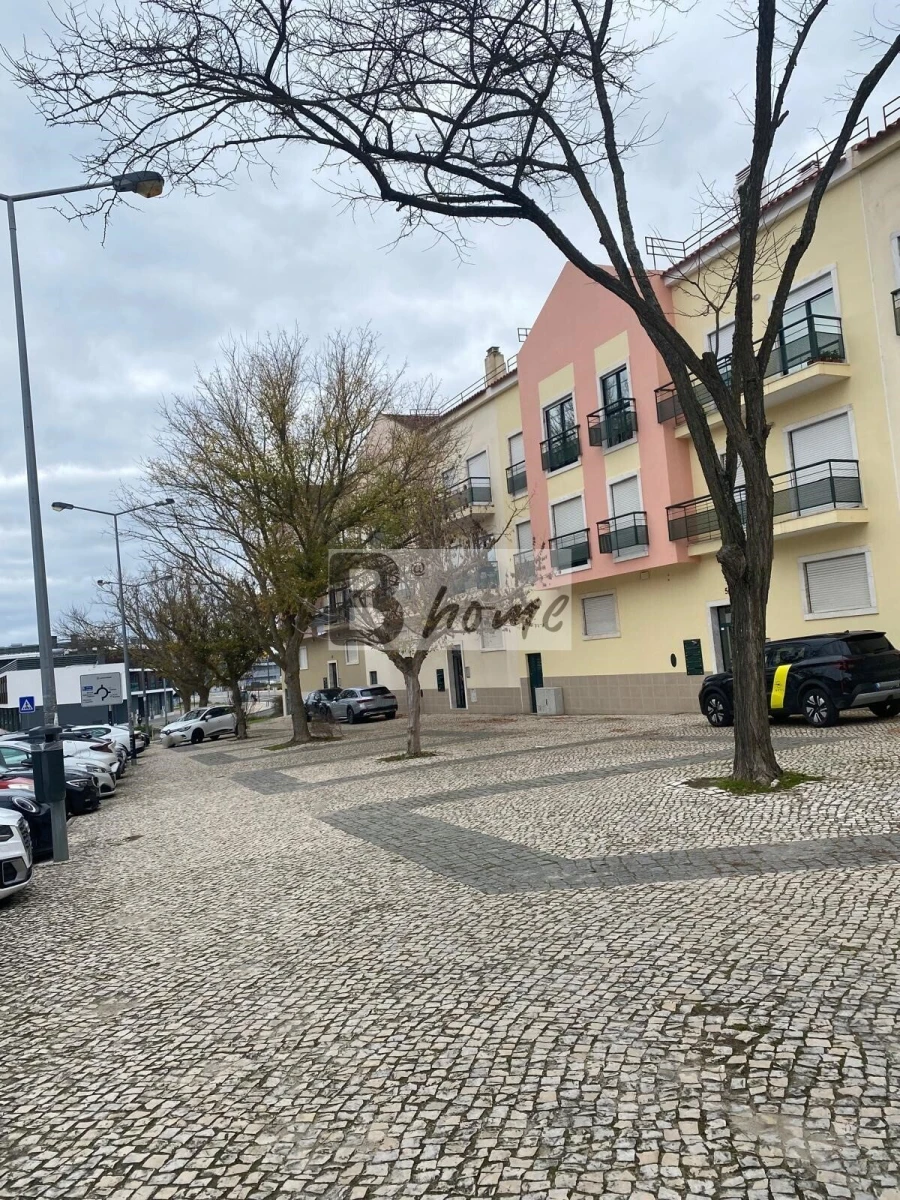 Apartamento T1 para Venda em Caparica e Trafaria Foto 17