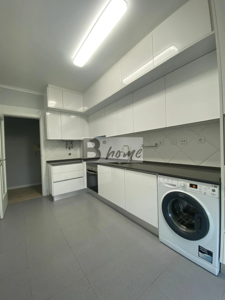 Apartamento T1 para Venda em Caparica e Trafaria Foto 9